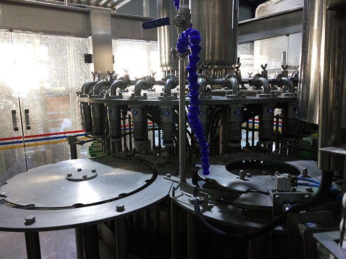 三合一灌裝機(jī)灌裝部位